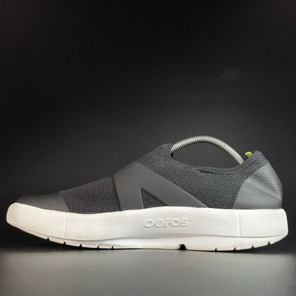 Oofos OOmg eeZee Men’s Size 12.5 Black Comfort Slip On Recovery Sneaker Shoe EUC - Picture 5 of 9